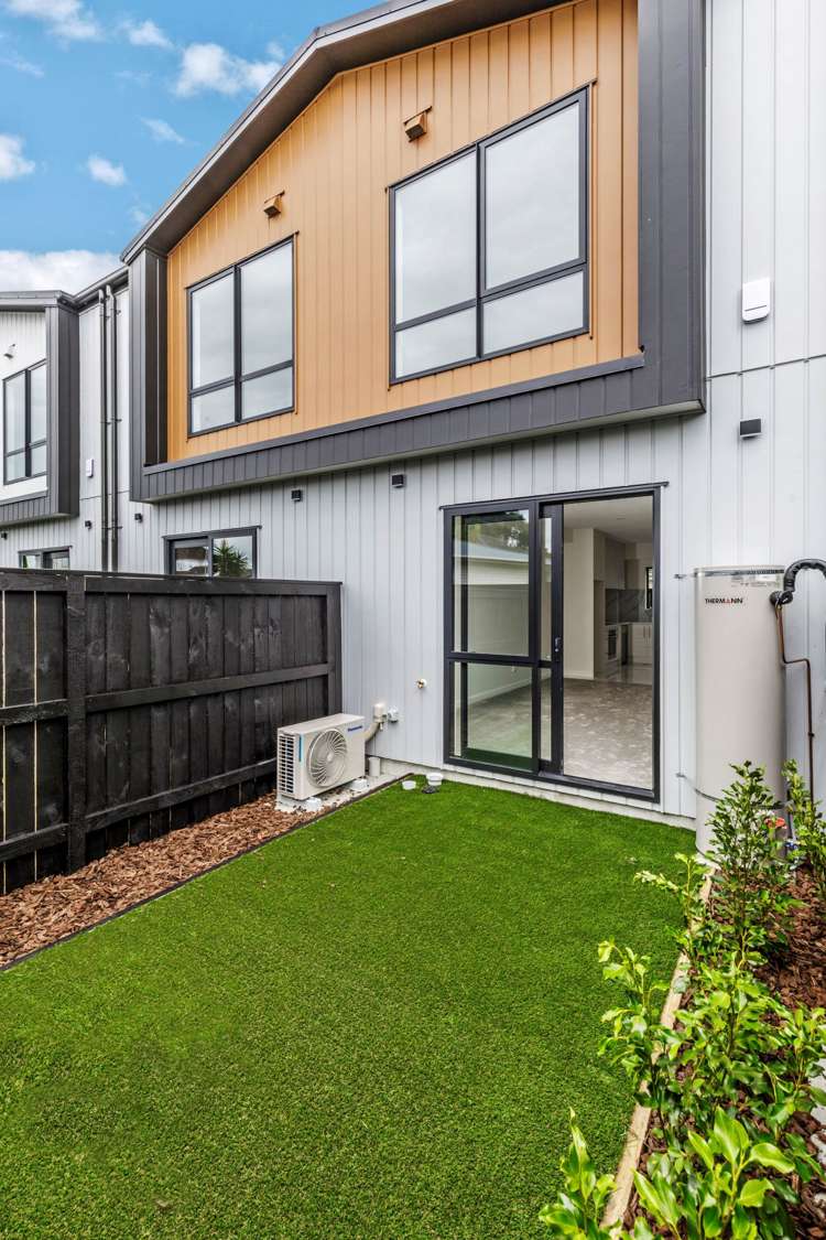 8/3 Beach Road Te Atatu Peninsula_14