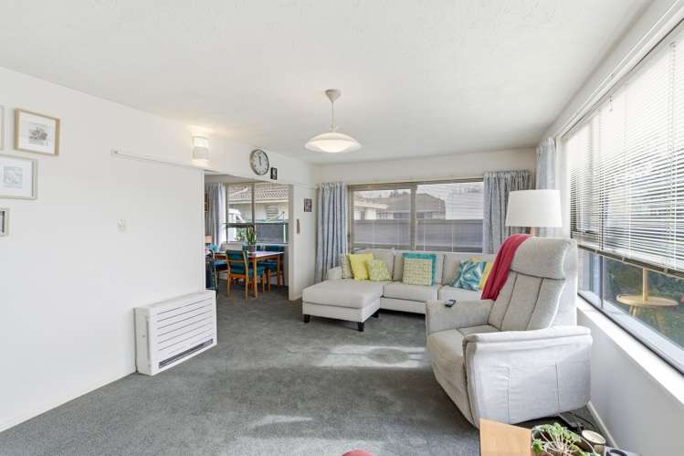 2/1 Karnak Crescent Avonhead_7
