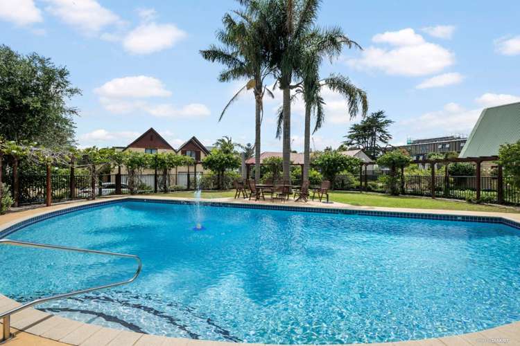 11/52 Taharoto Road Takapuna_2