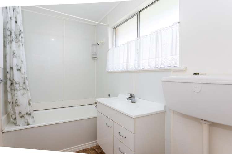 2/45 Willcott Street Mount Albert_6