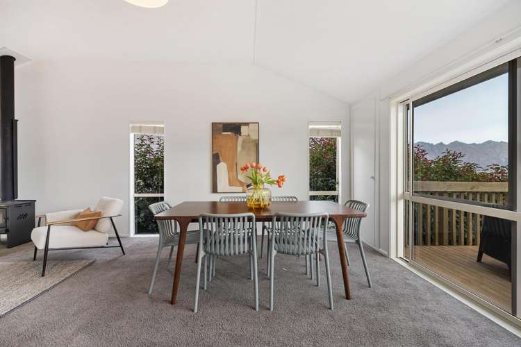 2a Bird Place Fernhill/Sunshine Bay_6