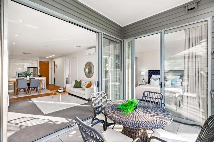 06/585g Beach Road Rothesay Bay_7