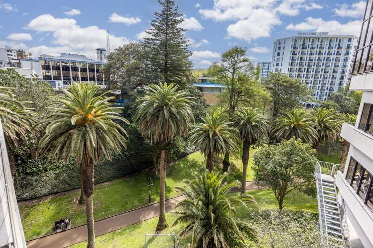 Flat 4B/8 Scotia Place City Centre_7