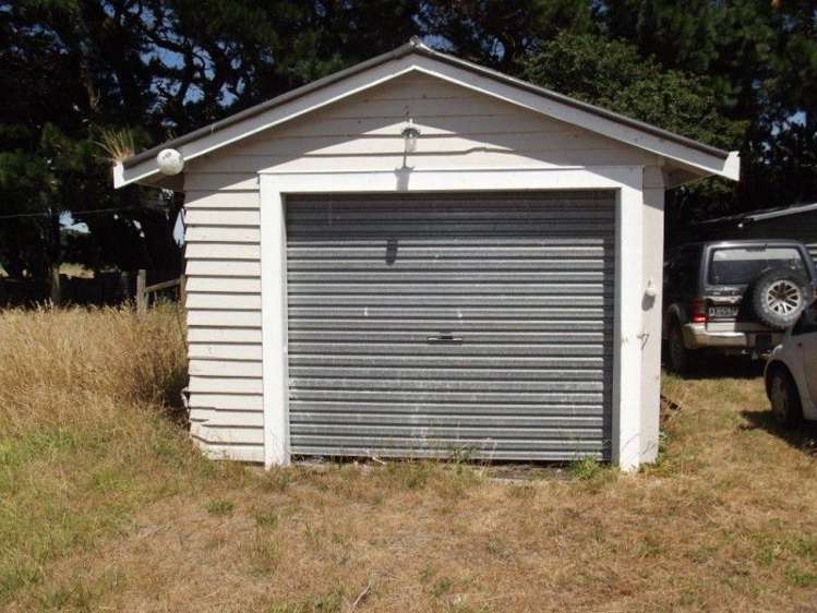 221 Western Lake Road Featherston_16