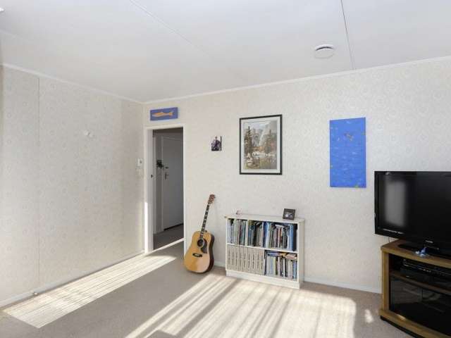 1/32 Cobham Crescent Stoke_3