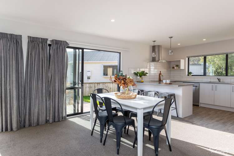 25 Helvetia Grove Naenae_5