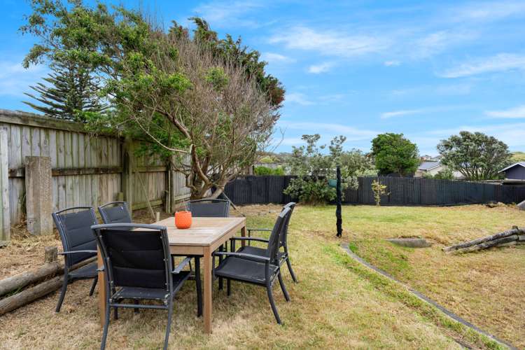 33 Tasman Road Otaki Beach_23