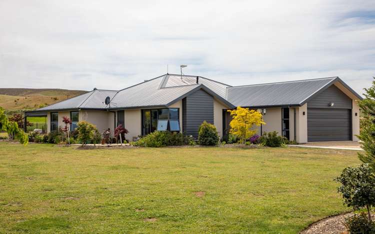57 Golden Road Alexandra_30
