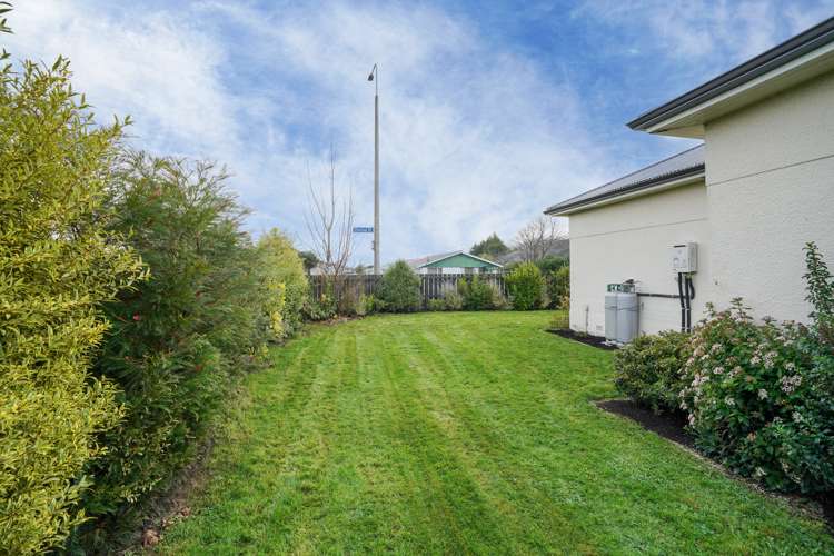 200 Pomona Street Strathern_18