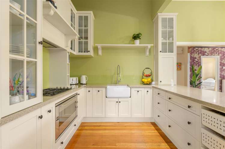 134 River Road Hamilton East_9