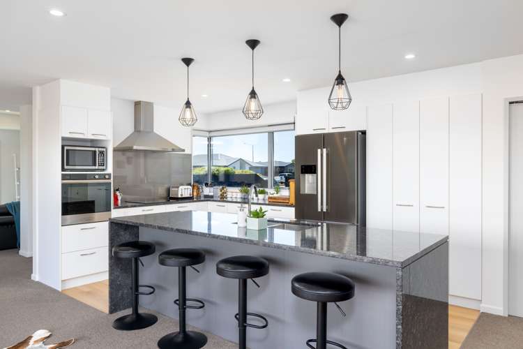 21 Flaxon Place Burwood_8