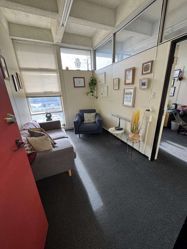 Office 8 215 Railway Road Hastings_4