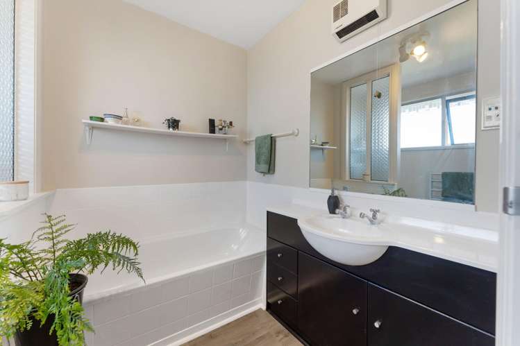 2/6 Croziers Road Saint Albans_13