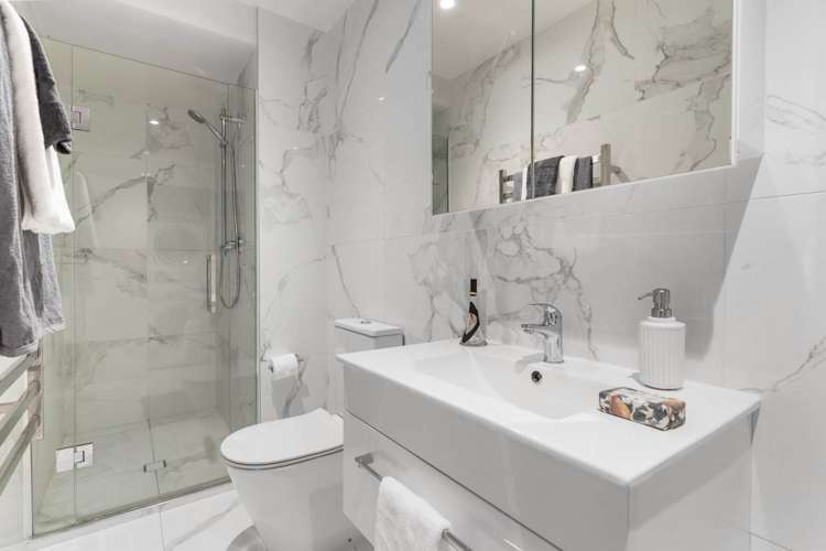 703/47 Beach Road City Centre_12