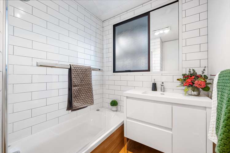 2/11 Cyril Crescent West Harbour_17