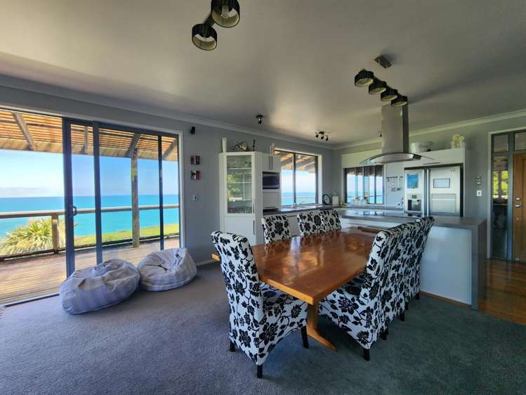 2/8 White Cliff Bay Urenui_16