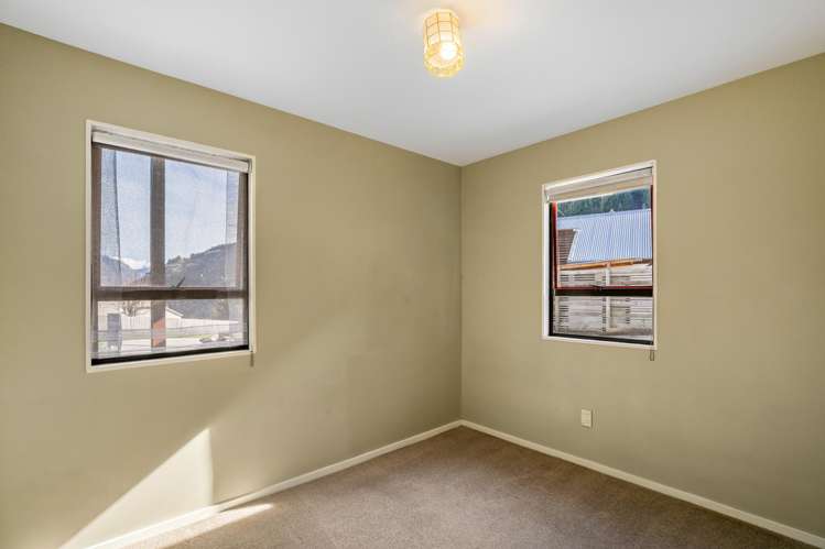 218 Fernhill Road Fernhill/Sunshine Bay_18