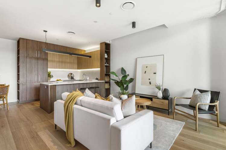 9/423-427 Beach Road_0