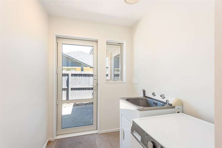 4 James Caird Lane Wigram_17