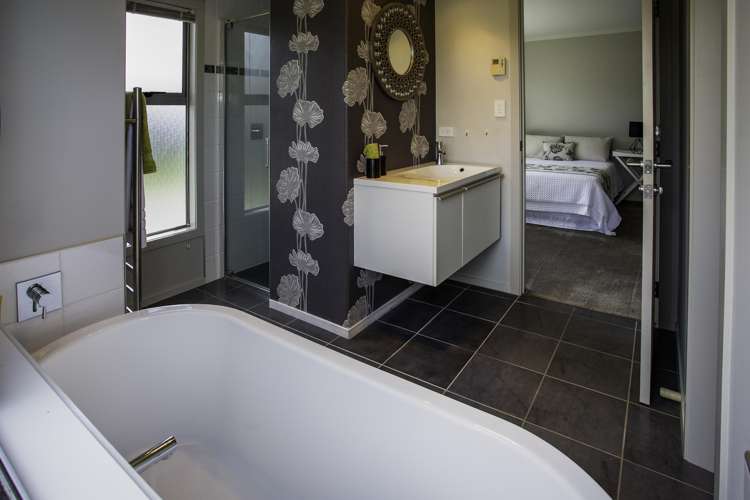 12 Norfolk Drive Cambridge_16