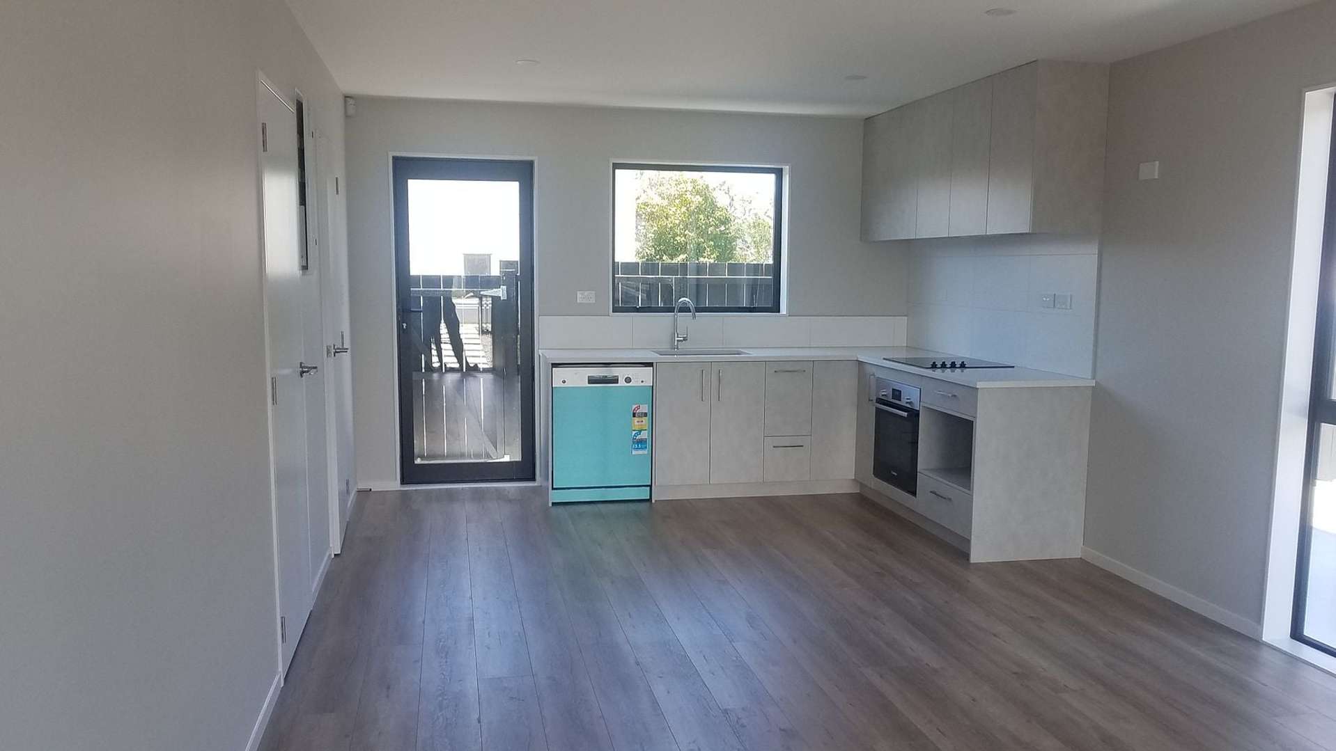 2/30 West Coast Road Glen Eden_0