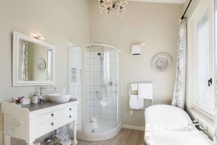 21 Fairbourne Drive Fairhall_26