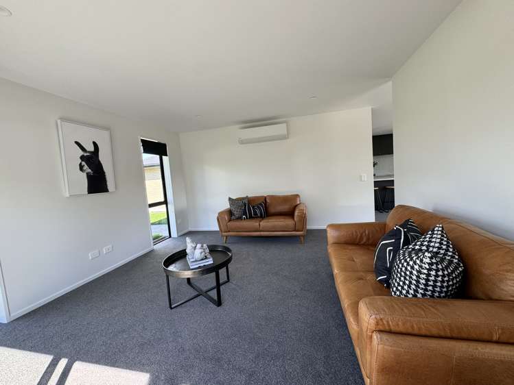 2 Strawberry Lane Waimate_4