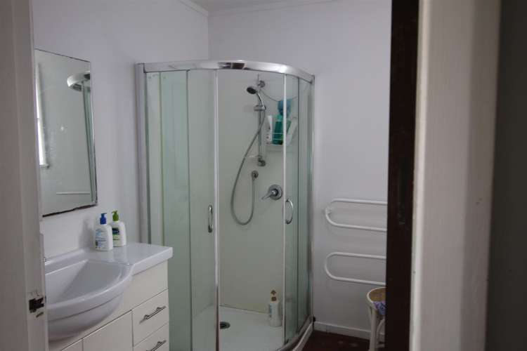 24 Memorial Avenue Mount Roskill_4