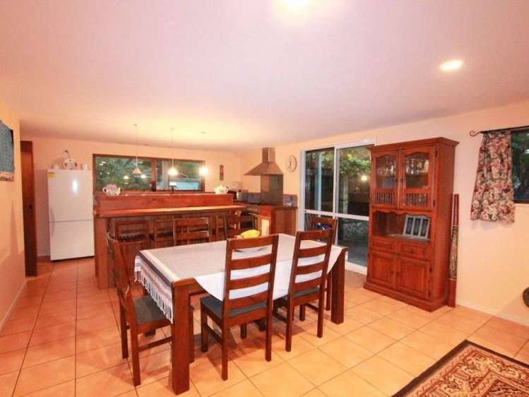 71 Holmwood Road Kaitoke_2