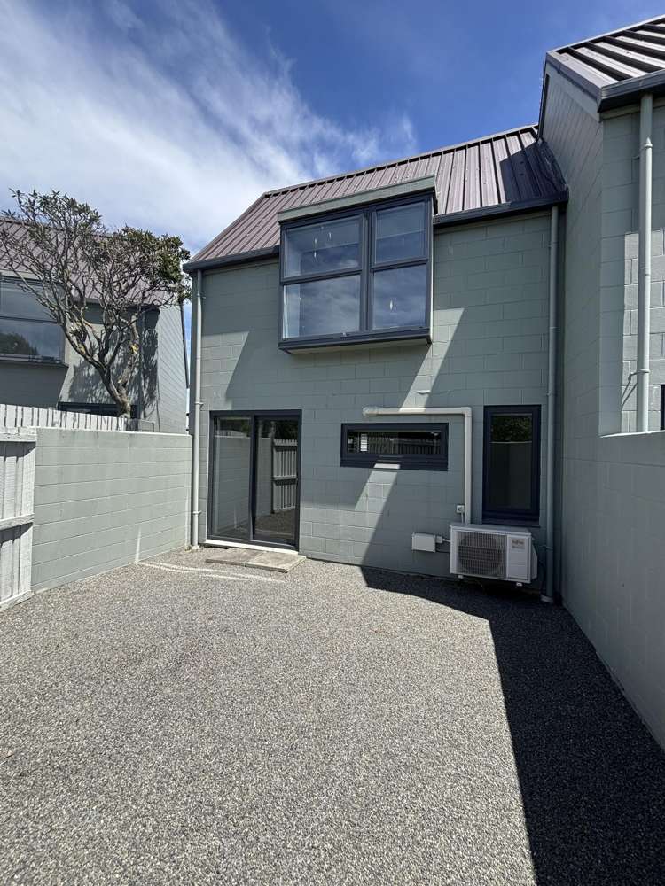 8/16 Cecil Place Waltham_8