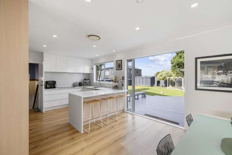 4 Binda Place Botany Downs_8
