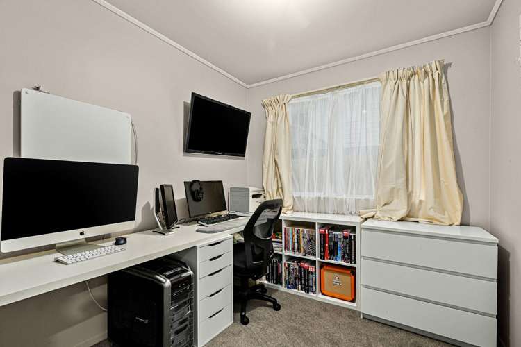 26 Halloran Place Massey_9