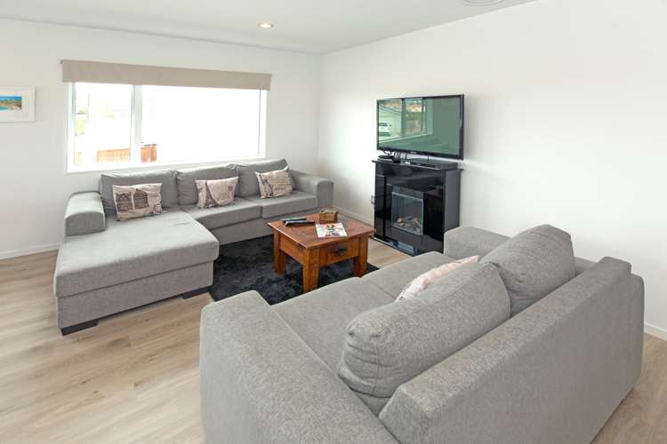 255 Alec Craig Way Gulf Harbour_9