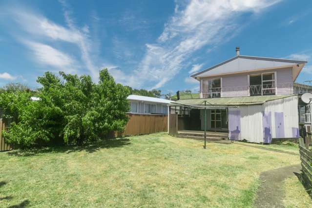 Spacious 4-bedroom home in fantastic Mangere Bridge location