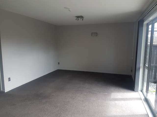 4/12 Hutcheson Street Sydenham_1