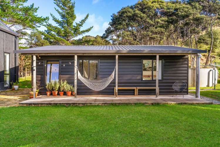 16 Long Road Bethells Beach_23