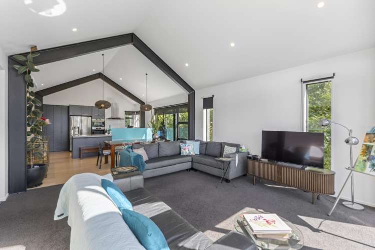 8 Merlincote Crescent Governors Bay_23