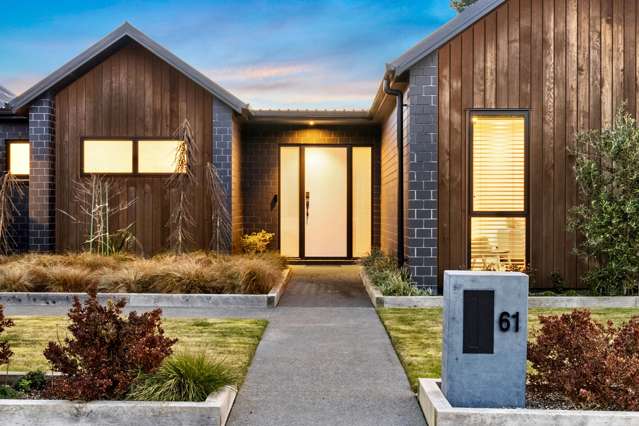 61 Queen Charlotte Drive Aotea_1