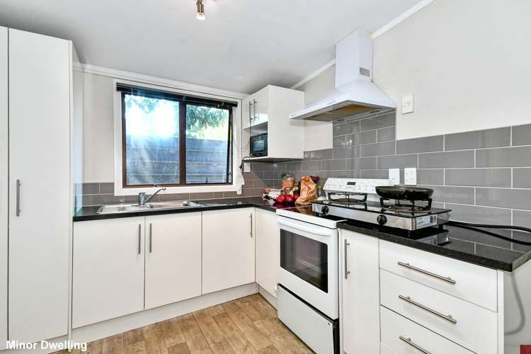 426 & 426A Roscommon Road Manurewa_18