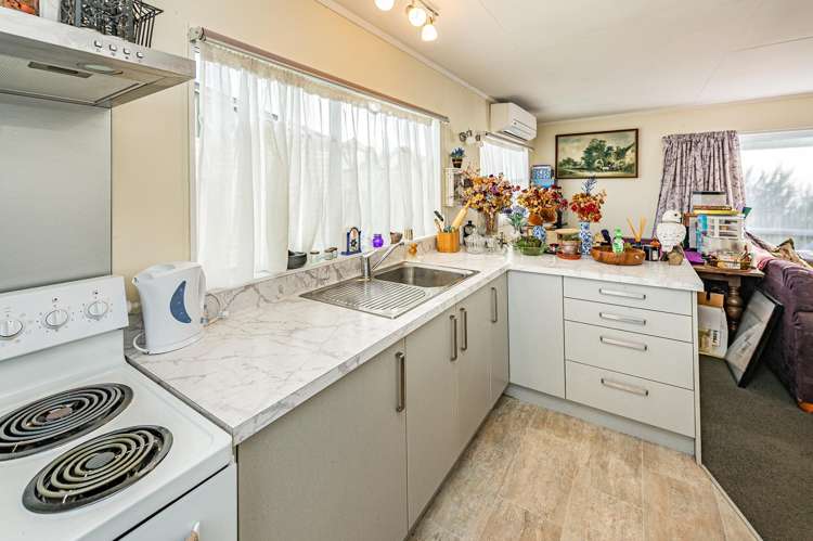4 and 4A Kells Avenue Aramoho_18