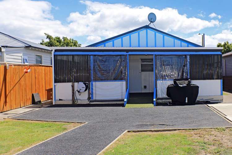 905 Willowpark Road North Mayfair_10