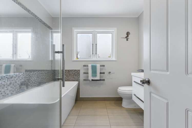 1/47 Lyons Avenue Murrays Bay_12