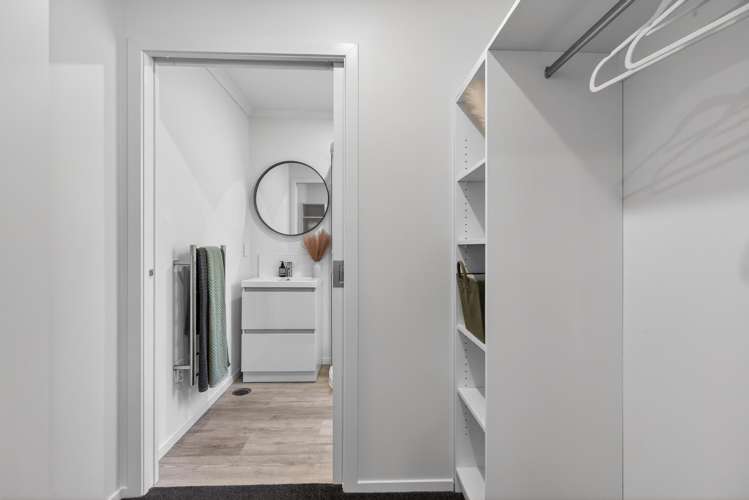 15B Rowe Parade Wainuiomata_12