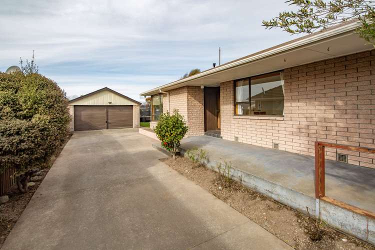 5 Oriana Crescent Hornby_15