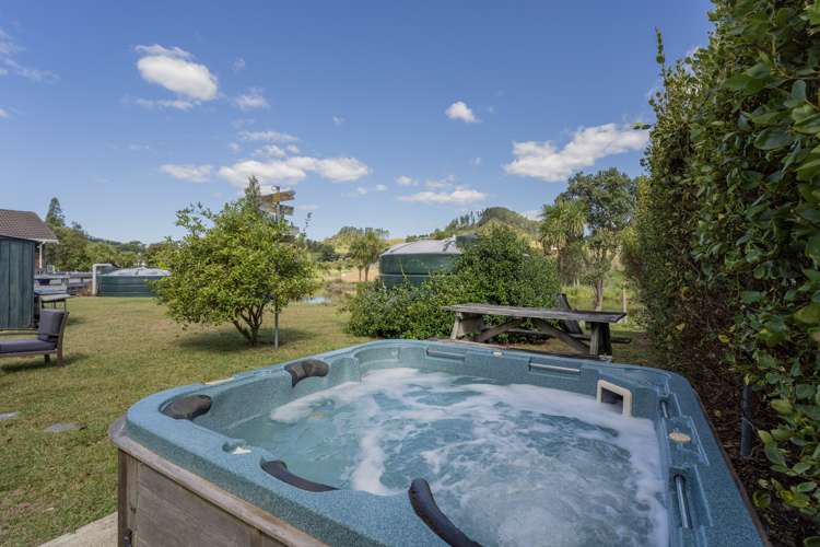 13 Motukorure Parade Cooks Beach_20