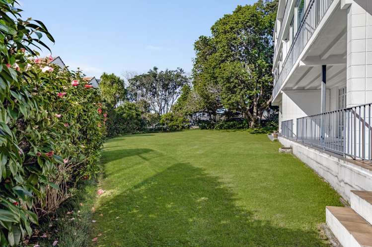 2 and 3/14 Portland Road Remuera_16