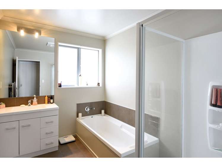 12 Glover Place Stoke_12