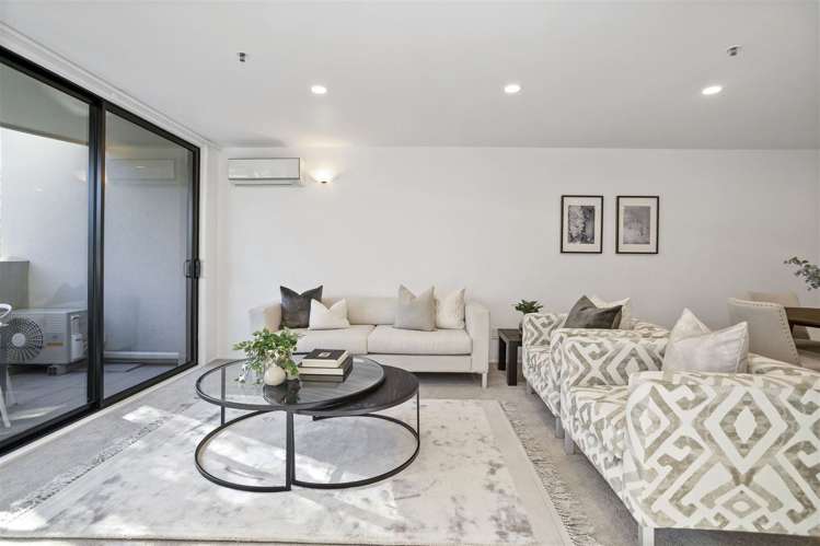 1G/175 Hurstmere Road Takapuna_4