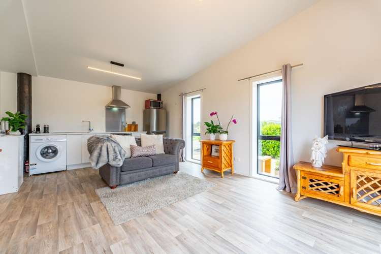 8 Minnie Street & 0 Molloys Road Waimate_9