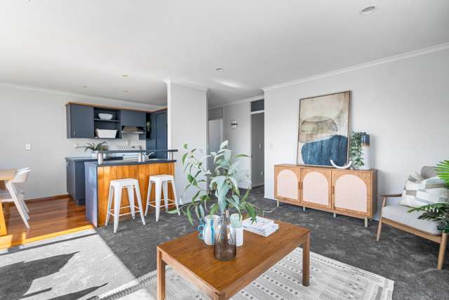 Value for money with Reserve & Sea views